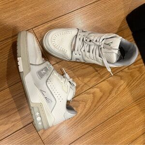 Louis Vuitton Off-White Leather Sneakers